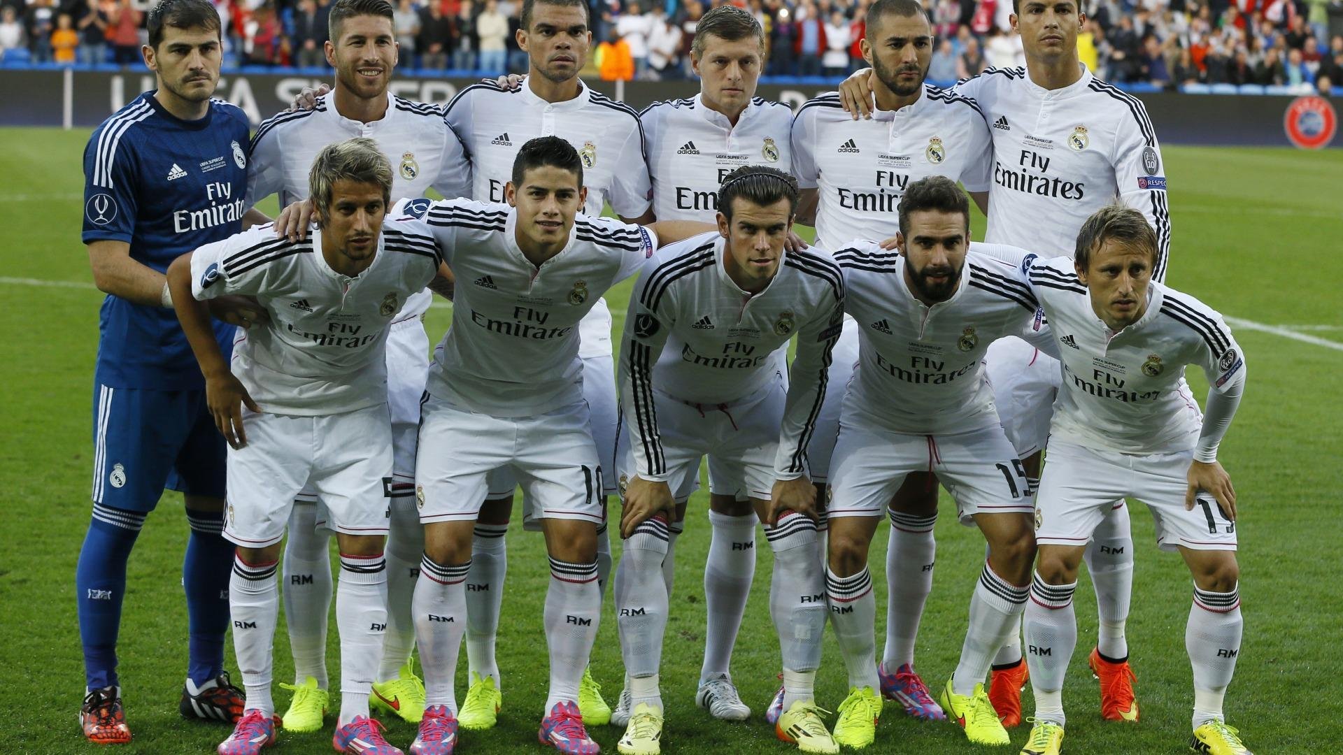 西甲比赛，教练详解中场控制与攻击策略的关系，中场如何防守