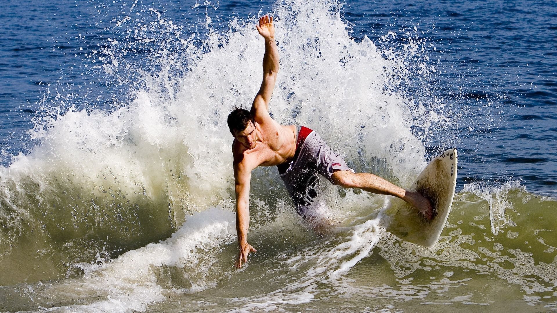 开云综合服务-足球场地环境改善，硬件设施全面升级，足球场地建设方案